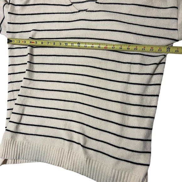 Mod Ref Sweater Womens Cream Black Striped Knit V Neck Pullover Size M/L - Picture 10 of 11